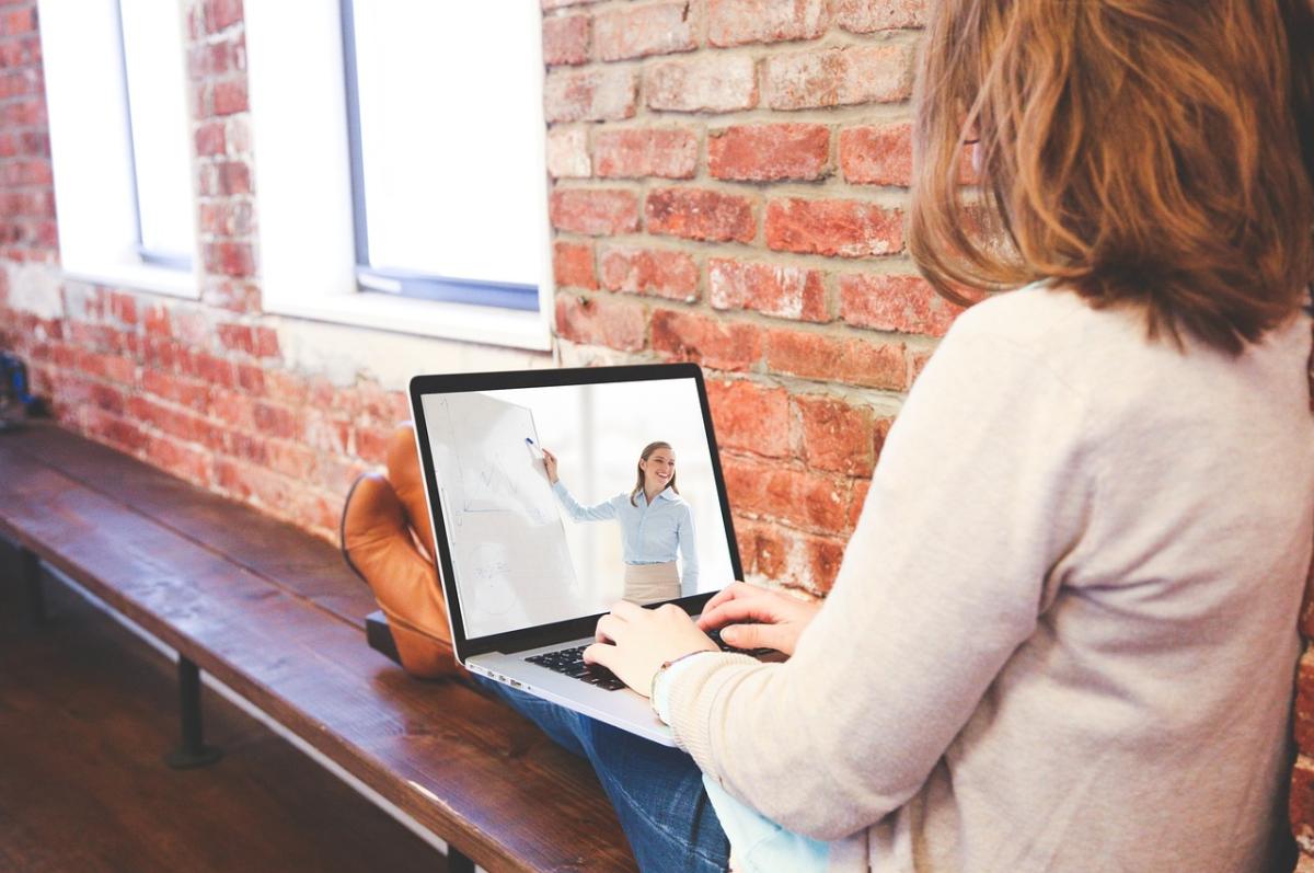 Webinaire : qu’est-ce que c’est et quels avantages ?